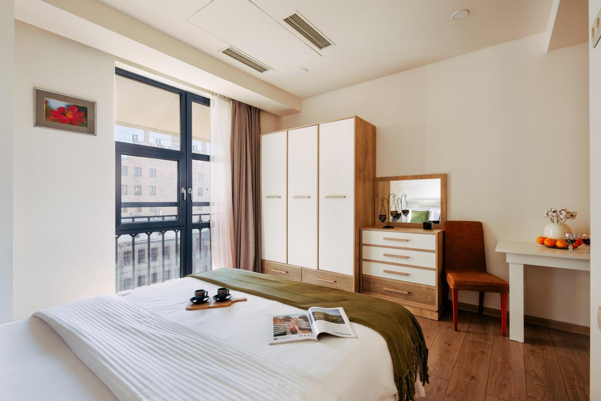 Residence Koghbatsi 16 Ереван Екстериор снимка