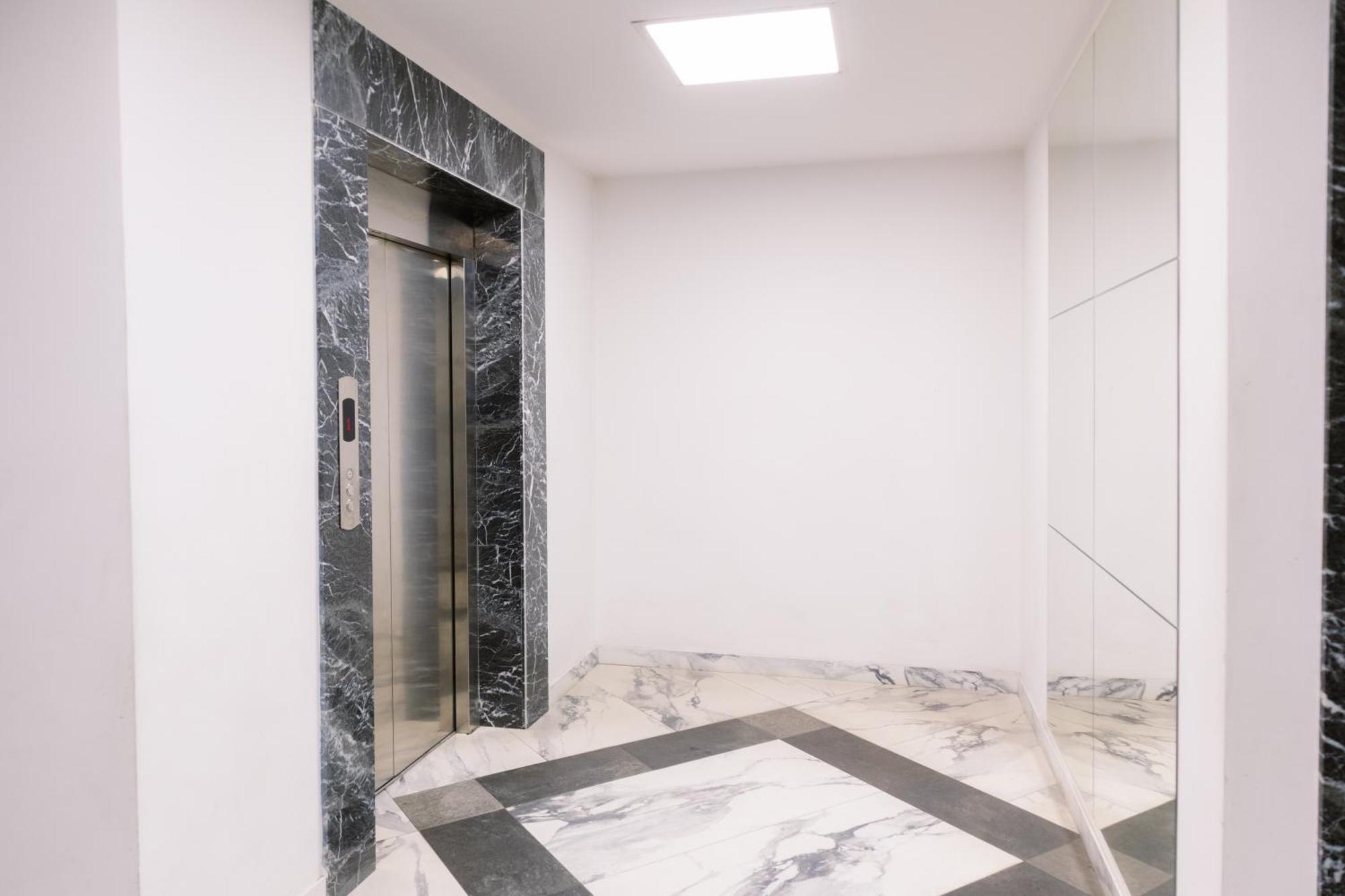 Residence Koghbatsi 16 Ереван Екстериор снимка