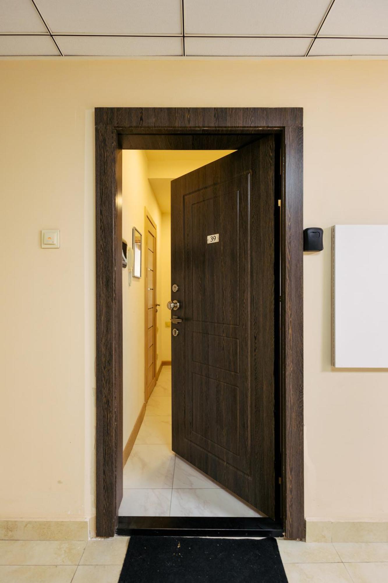 Residence Koghbatsi 16 Ереван Екстериор снимка