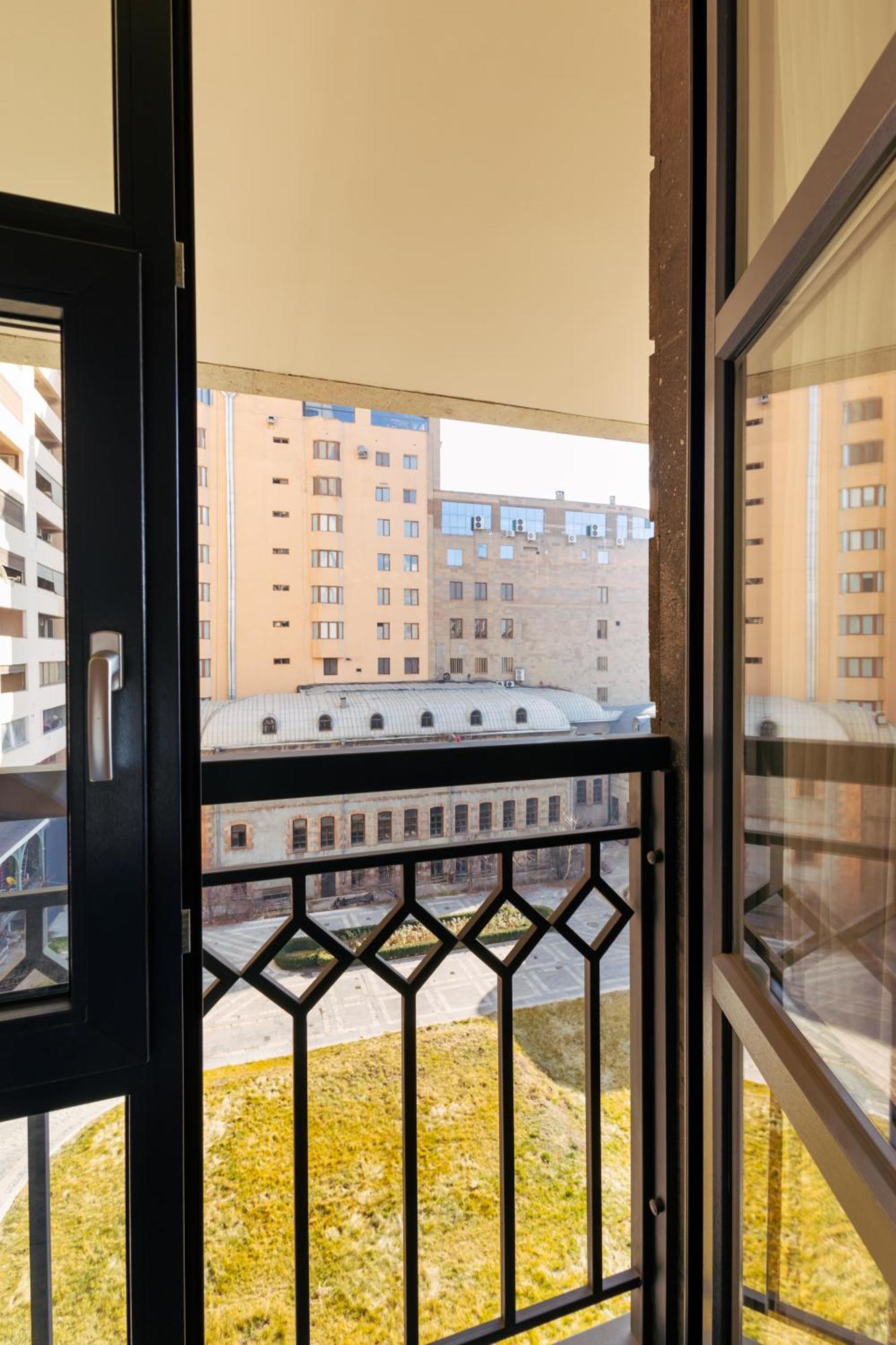 Residence Koghbatsi 16 Ереван Екстериор снимка